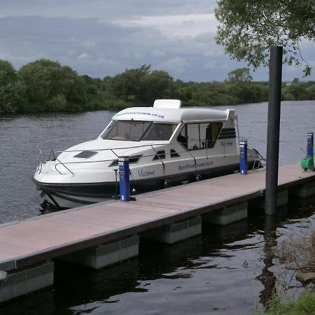 Vivienne Hotell Ballymoney Eksteriør bilde